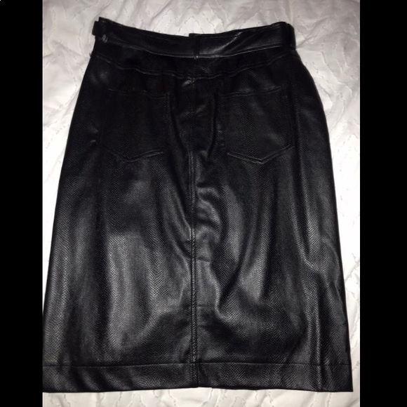 NEW never worn. Pleather skirt with Belt. All Sales are Final - Picture 2 of 3